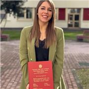 Laureata magistrale in Chimica impartisce lezioni di Chimica, Matematica e Fisica a ragazzi delle scuole superiori e universitari